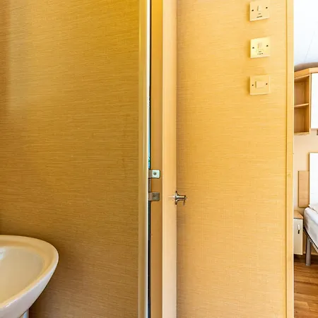 Kemp Mobilehome Au Bord De L'eau 4*