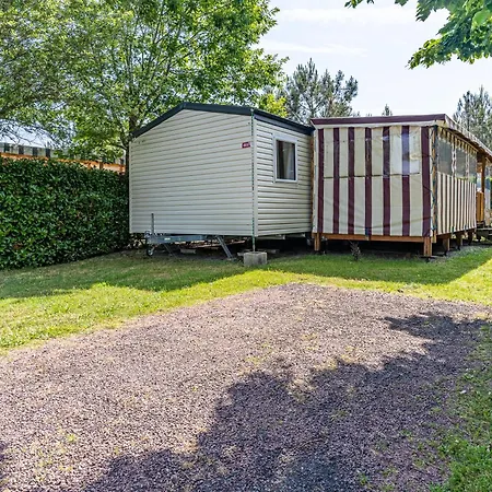 Kemp Mobilehome Au Bord De L'eau Gastes