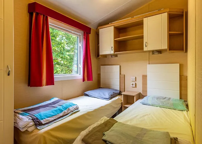 Camping Mobilehome Au Bord De L'eau 4*